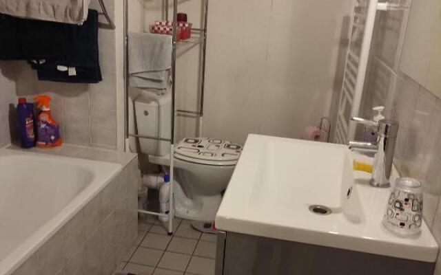 Studio tout confort- wifi- Gare-Résidence TRAIN BLEU N 2