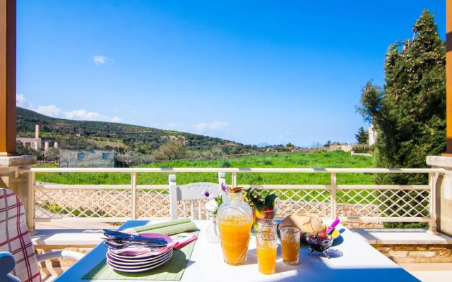 Saridakis Villa, a true mansion, By ThinkVilla