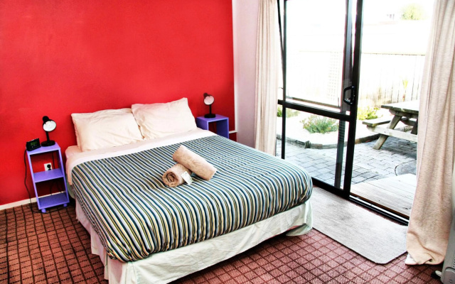 Tasman Bay Backpackers – Guest Rooms – Nelson