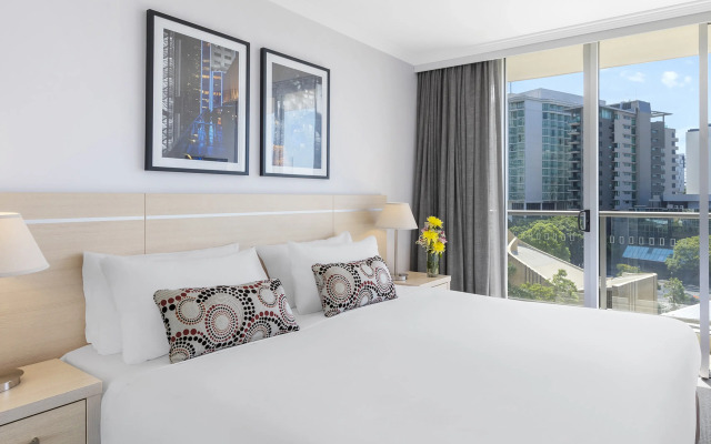 Oaks Brisbane Lexicon Suites