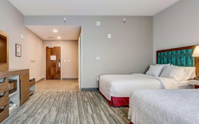 Hampton Inn & Suites Cincinnati Midtown Rookwood