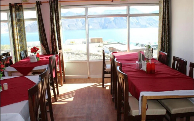 Pangong Paradise