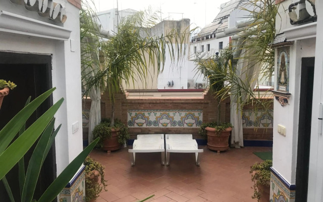 Pequeño palacete Calle Santas Patronas