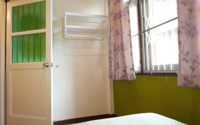 Bangkok Sanookdee - Adults Only