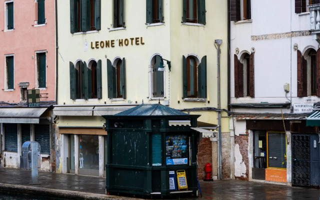 Leone Hotel