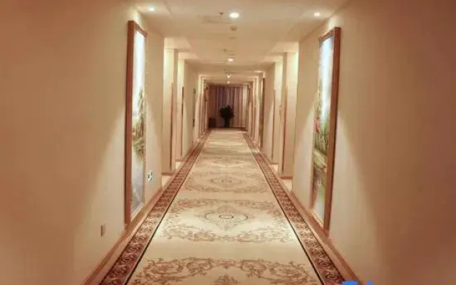 Vienna Hotel (Dingxi High Speed Railway Wanda Plaza)