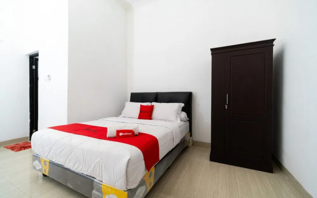 RedDoorz near Makassar Town Square 2