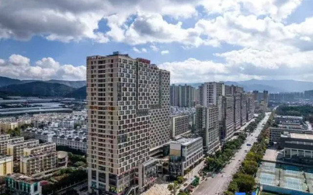 Hongdu Hotel (Kunming South High-speed Railway Station University Town)