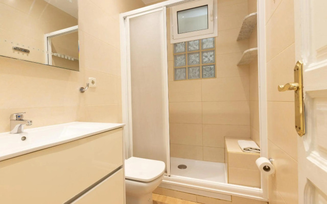 ApartEasy - Family 4-Bedroom Apartment