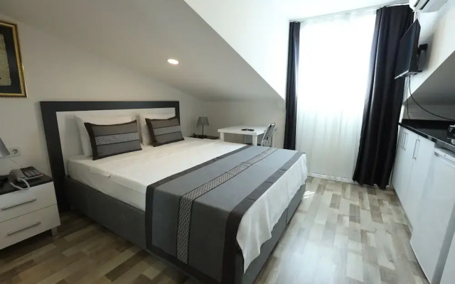 Askadar Çatı Otel