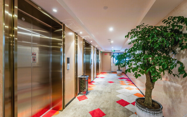 Berman Hotel (Guiyang southwest Trade City Jinyang bus station store)