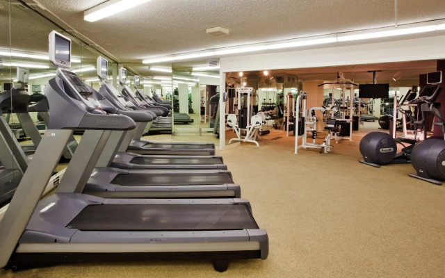 Crowne Plaza Atlanta Perimeter at Ravinia by IHG