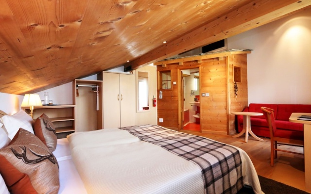 Amber Ski-in/out Hotel & Spa – Guest Rooms – Saas-Fee
