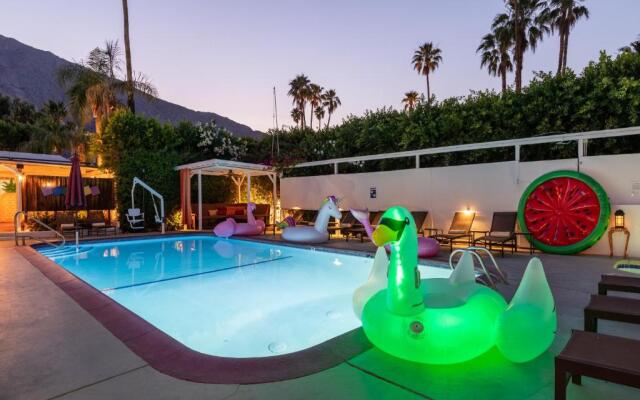 Float Palm Springs