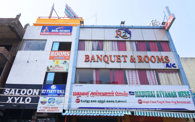 Ulo R2 Banquet and Room