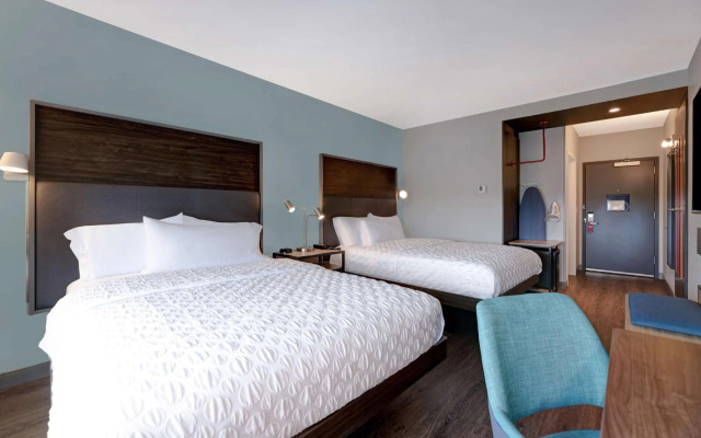 Tru by Hilton Grantville, PA