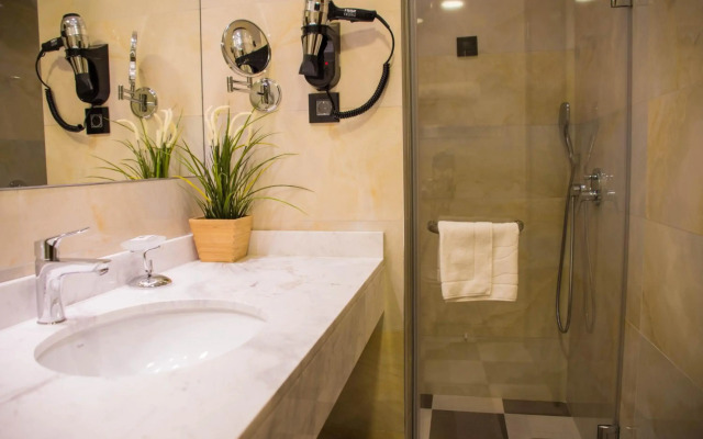 Xenon Hotel & SPA