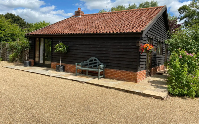 Brundish, Suffolk Barn, 2 Bed Idyllic 6 Acres