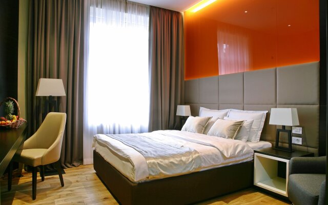 Maccani Luxury Suites