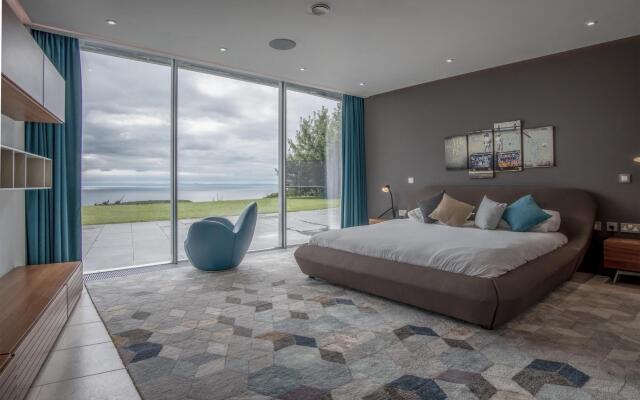 Bryn House - Luxurious 5 Bedroom Holiday Home - Penmaen