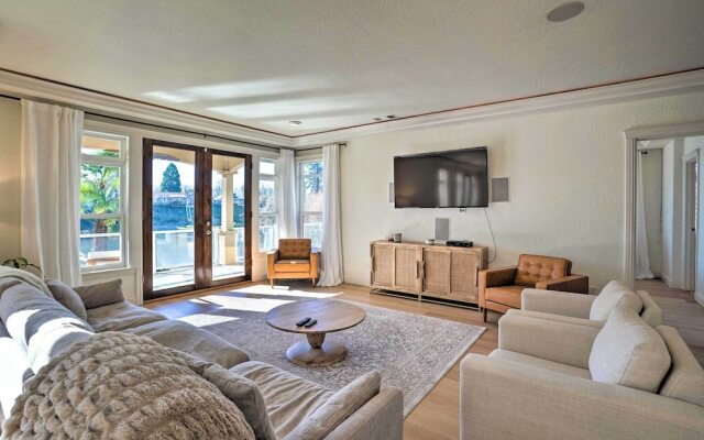 Luxe Getaway w/ Riverfront Views in Grants Pass!
