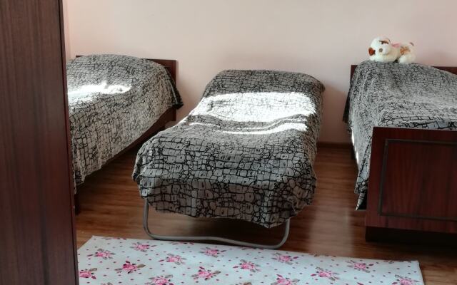 Lori travel Guest House