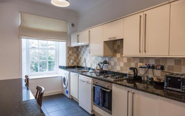 Apartment 3 The Grove