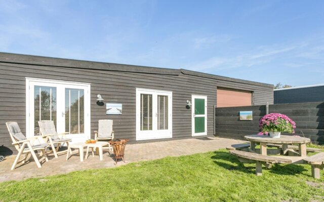 Lovely Holiday Home in Ouddorp With Barbecue