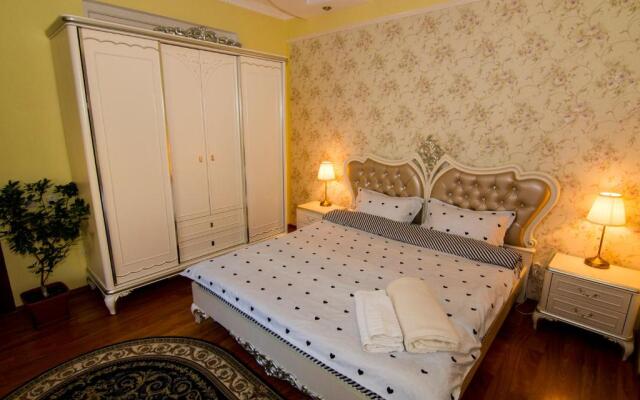Charming Apartment in Villa near Airport