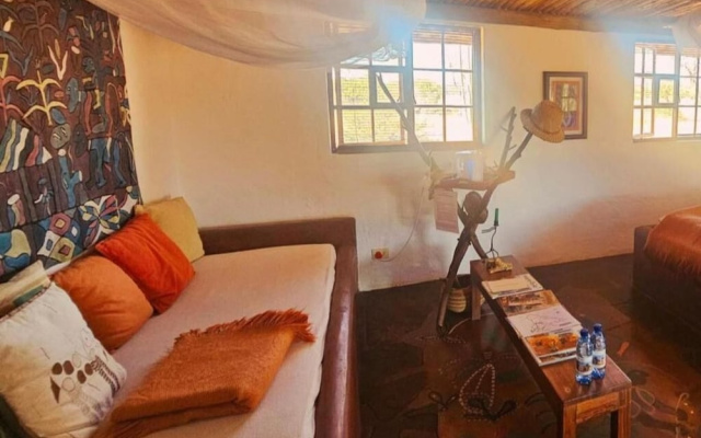 Eningu Kalahari Lodge cc