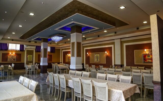 Lara Hotel