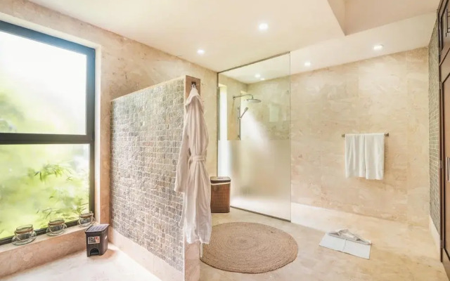 Mesmerizing Villa With Jacuzzi Maid in Cap Cana