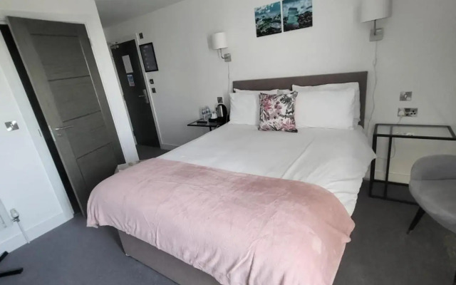 Q8 Boutique Hotel