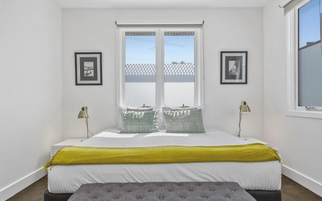 BOUTIQUE STAYS - Victorian Vogue, Richmond House – Guest Rooms – Melbourne