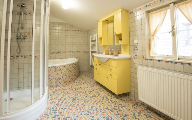 White Swan Boutique Apartments