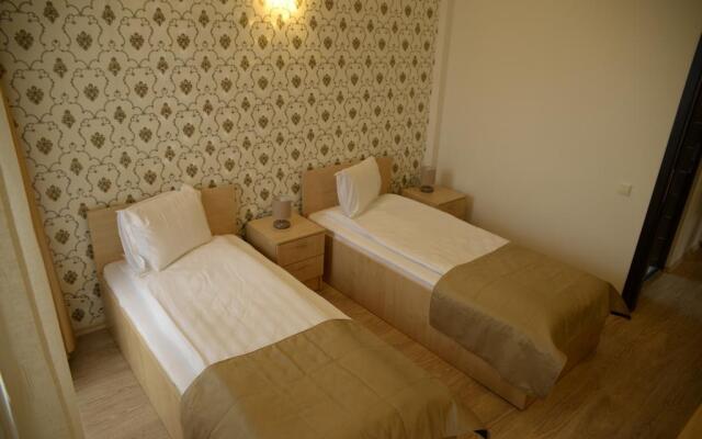 Hotel Story