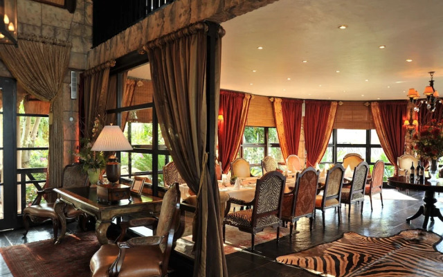 Summerfield Luxury Resort & Botanical Garden
