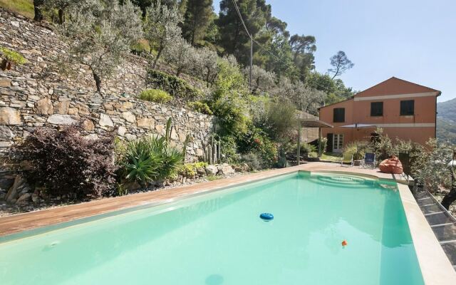 Dreamy Holiday Home in Recco With Swimming Pool