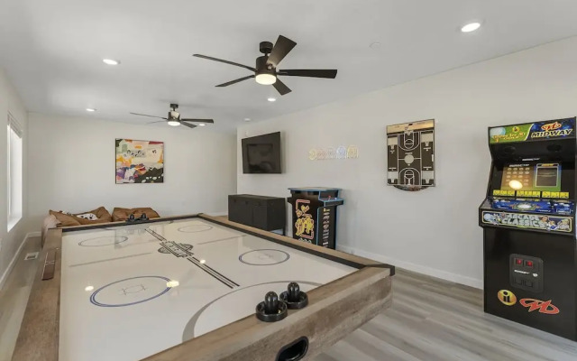 Sand Cove Retreat 5 Bedroom Townhouse