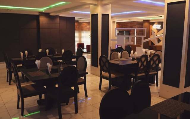Willowwood Hotel Owerri