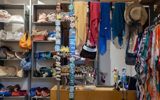 l anima boutique suites