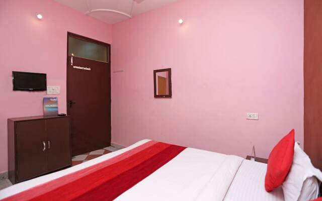 OYO Flagship 14800 Hotel Arun