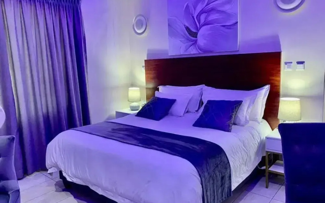 Signature Lodge
