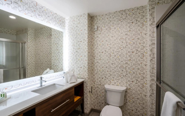 Holiday Inn and Suites Memphis Southeast Germantown
