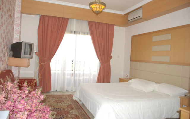Platinum Hotel