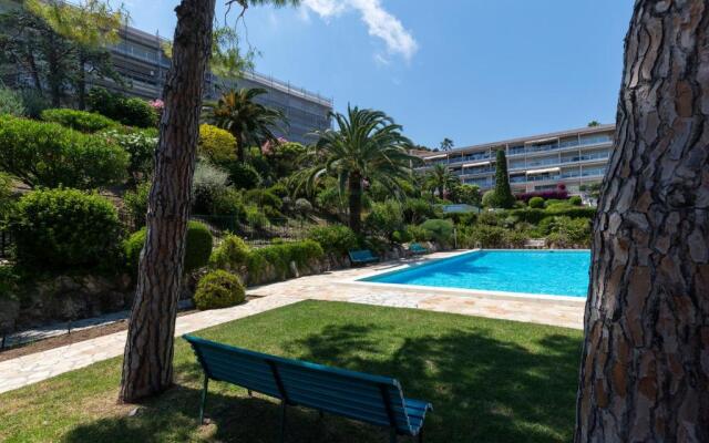 Sea View Park Swimming Pool & Tennis 2 Bdrs