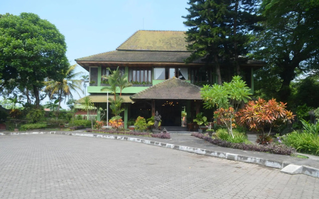 Poeri Devata Resort Hotel