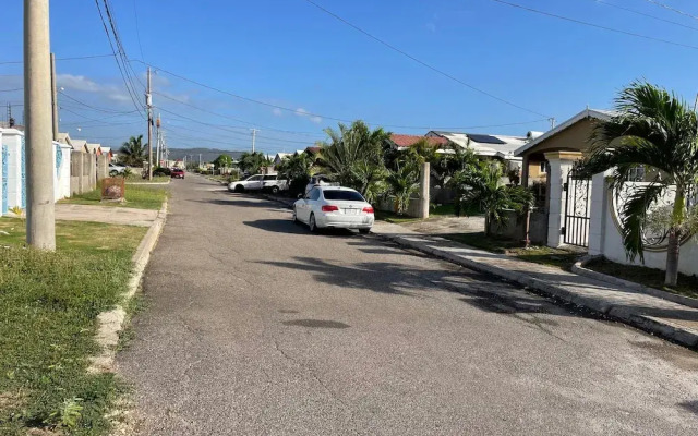 2 Bed-2 Bath-aircon-parking-old Harbour Nhv 3