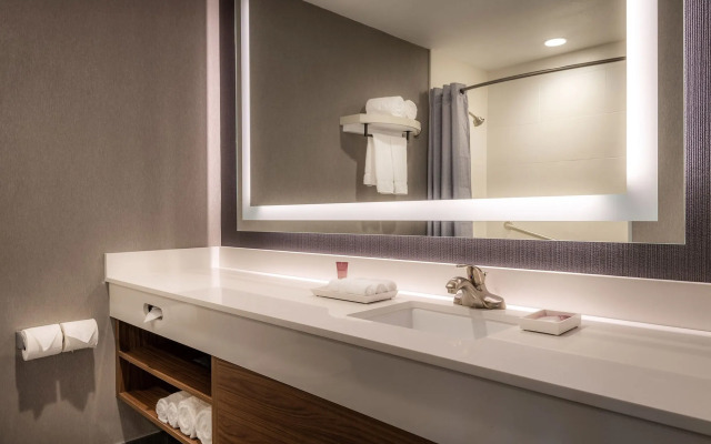 Anaheim Camelot Inn & Suites