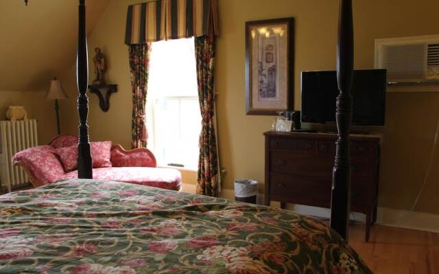 Lynwood Inn